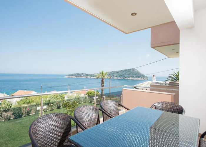 Mond Sea View