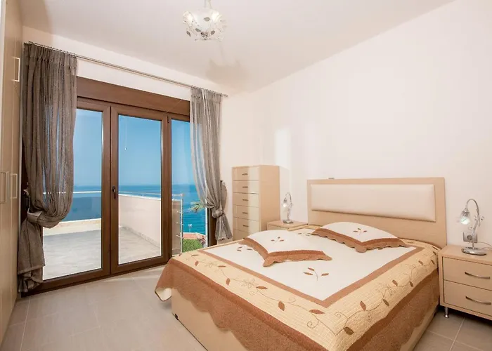 Mond Sea View